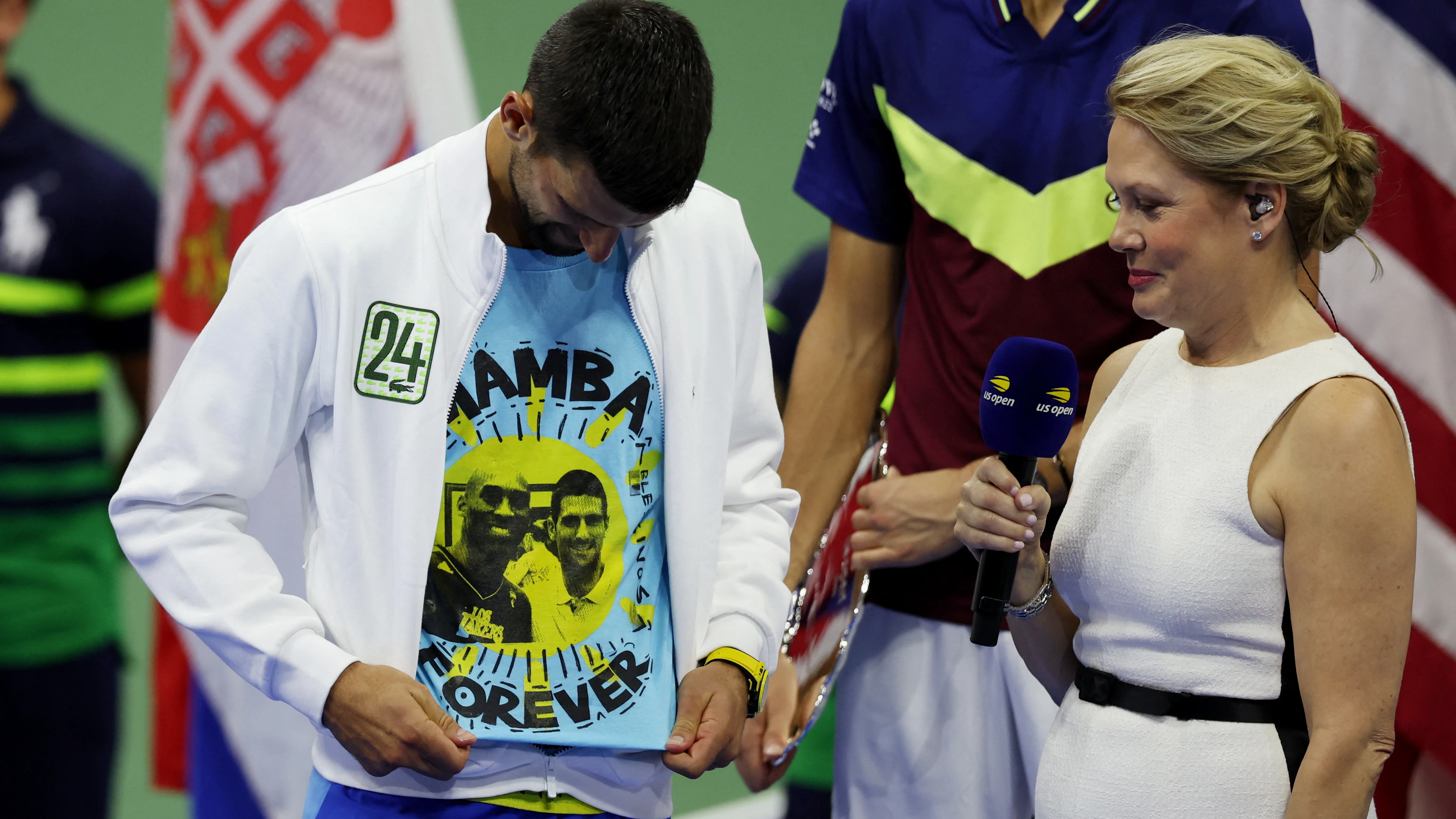 Novak Djokovic muestra su camiseta en homenaje a Kobe Bryant Novak Djokovic muestra su camiseta en homenaje a Kobe Bryant