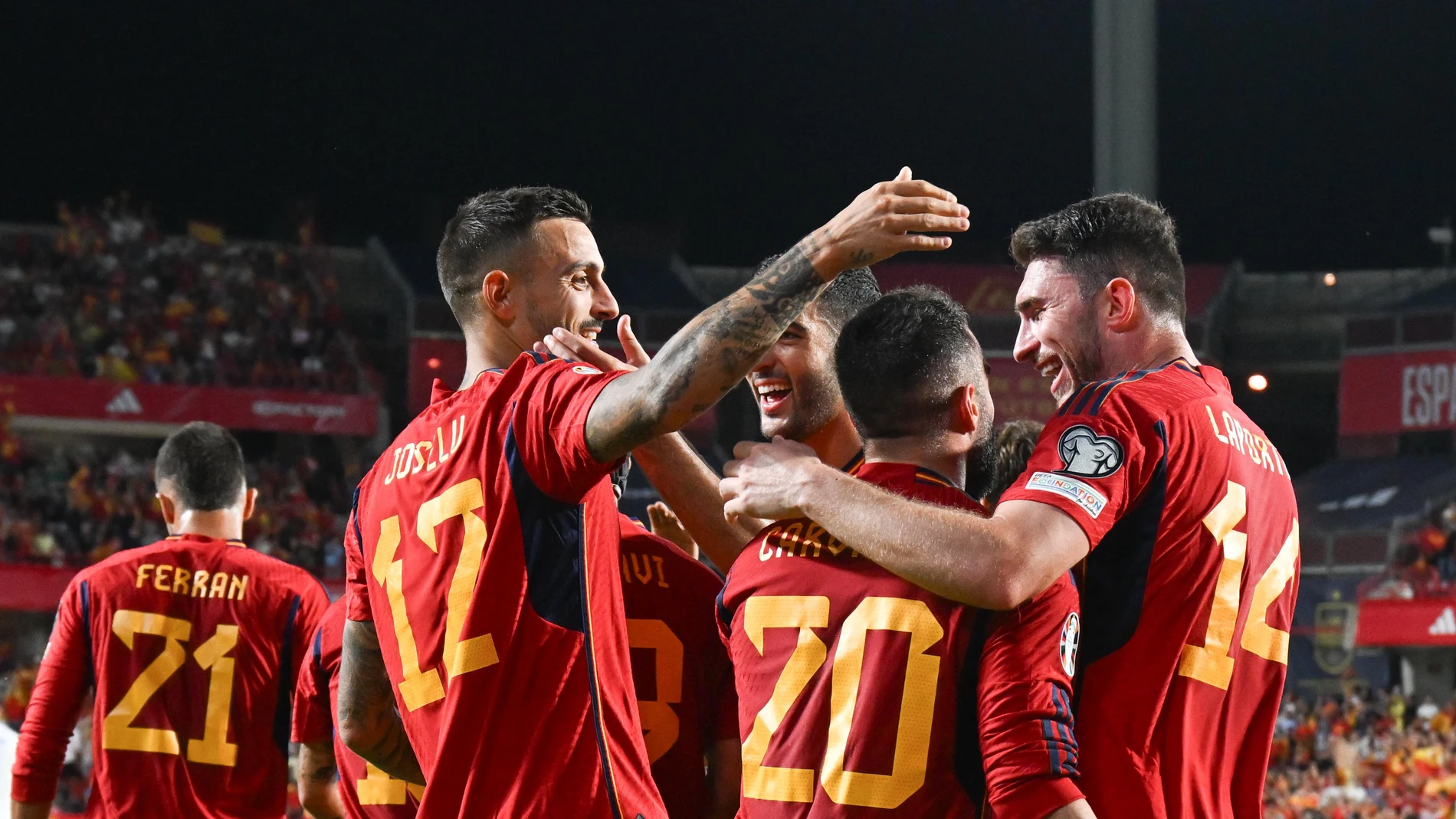 Los jugadores de España celebran un gol ante Chipre