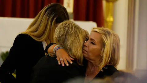 Carmen Borrego y Alejandra Rubio arropando a Terelu Campos Carmen Borrego y Alejandra Rubio arropando a Terelu Campos