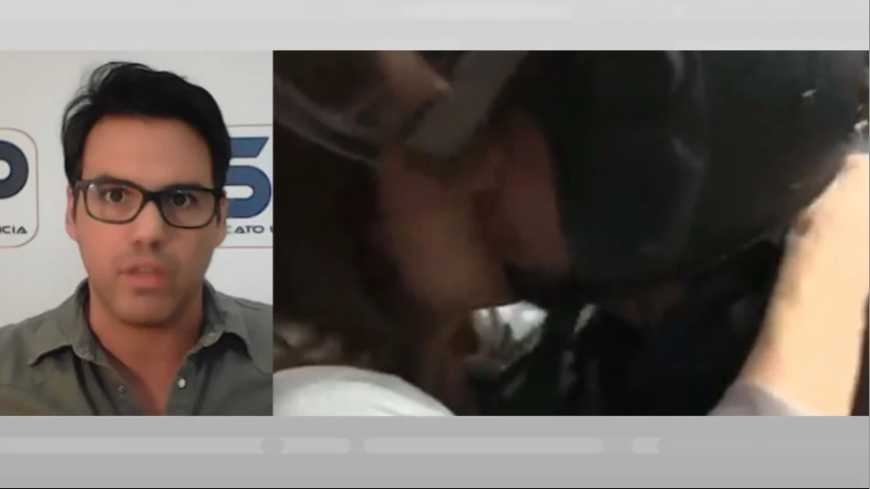 Un antidisturbios denuncia por delito sexual a una independentista que le besó durante una manifestación Un antidisturbios denuncia por delito sexual a una independentista que le besó durante una manifestación