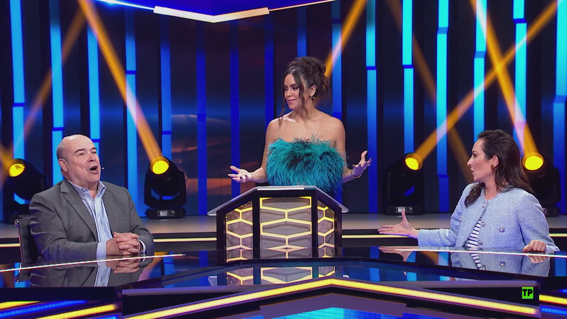 Ana Milán y Antonio Resines, en Password: ahora los sábados a las 22:00 horas Ana Milán y Antonio Resines, en Password: ahora los sábados a las 22:00 horas