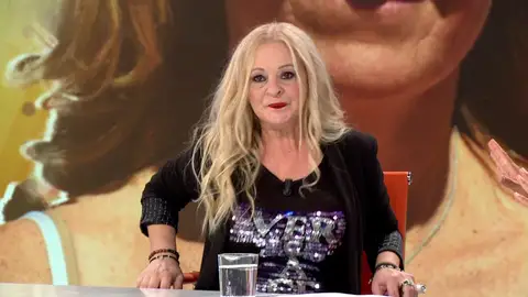 Yolanda López, exnovia de Josep Santacana: "Llevaba maletines llenos de dinero de Arantxa en el coche" Yolanda López, exnovia de Josep Santacana: "Llevaba maletines llenos de dinero de Arantxa en el coche"