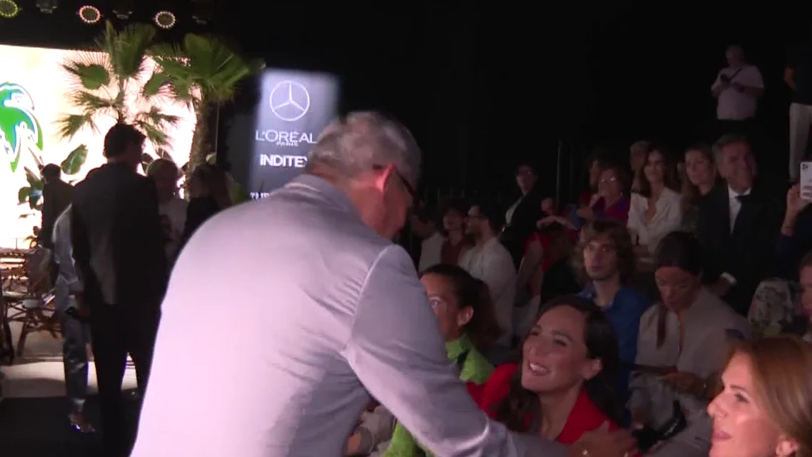 El beso de la paz entre Tamara Falcó y Boris Izaguirre en la Madrid Fashion Week: "Estamos en el camino de la reconciliación" El beso de la paz entre Tamara Falcó y Boris Izaguirre en la Madrid Fashion Week: "Estamos en el camino de la reconciliación"