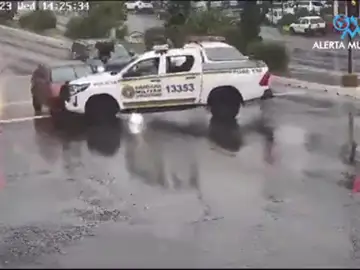 arrolla a un agente arrolla a un agente