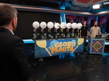 ¡Del macarrón metralleta a la globo flauta! Marron sorprende a los coaches de la voz con sus experimentos ¡Del macarrón metralleta a la globo flauta! Marron sorprende a los coaches de la voz con sus experimentos