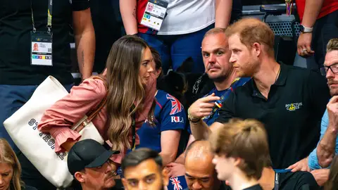 Beth Herlihy y el príncipe Harry Beth Herlihy y el príncipe Harry