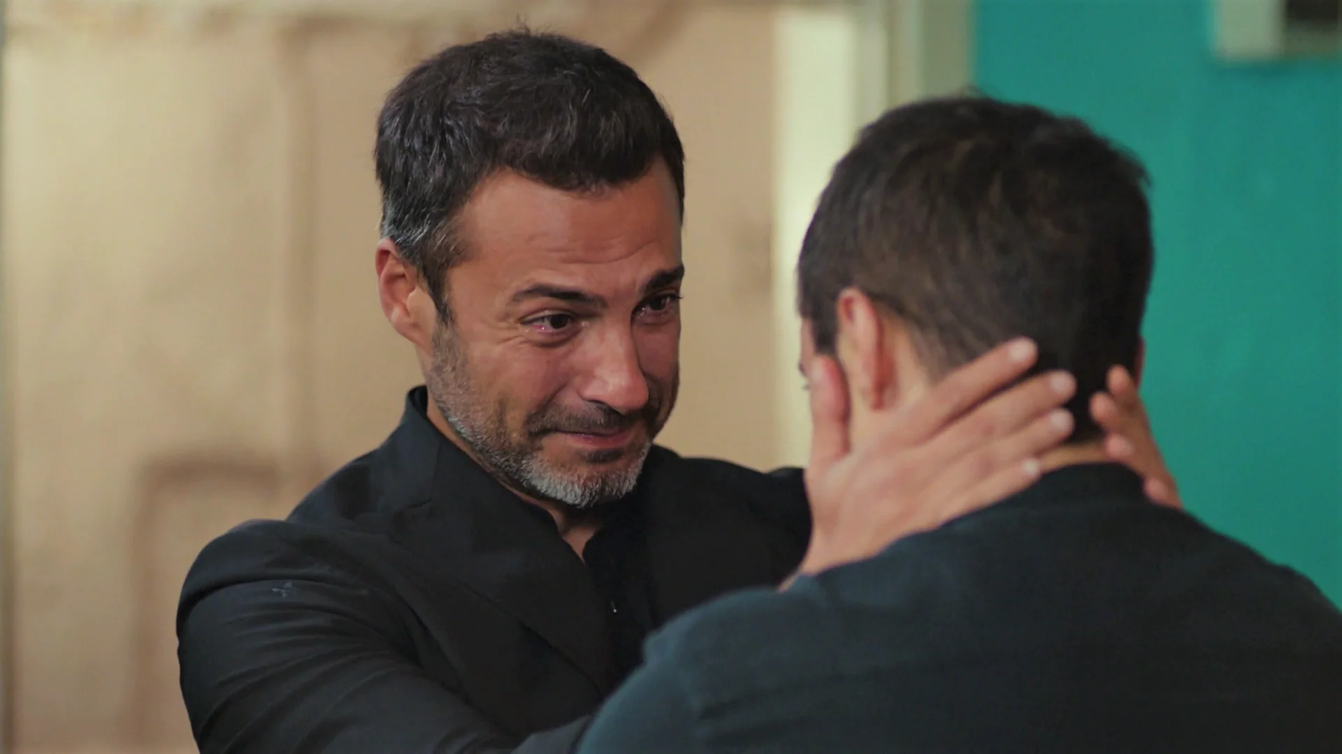 Kaya y Yiğit se funden en su primer abrazo como padre e hijo: “Voy a intentar compensar todo el tiempo perdido” Kaya y Yiğit se funden en su primer abrazo como padre e hijo: “Voy a intentar compensar todo el tiempo perdido”