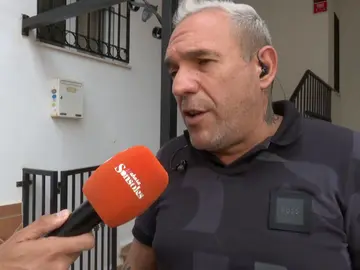 Asaltados por un supuesto repartidor que iba a llevarles un paquete: "Fue una locura, llevaban pistolas en la mano" Asaltados por un supuesto repartidor que iba a llevarles un paquete: "Fue una locura, llevaban pistolas en la mano"