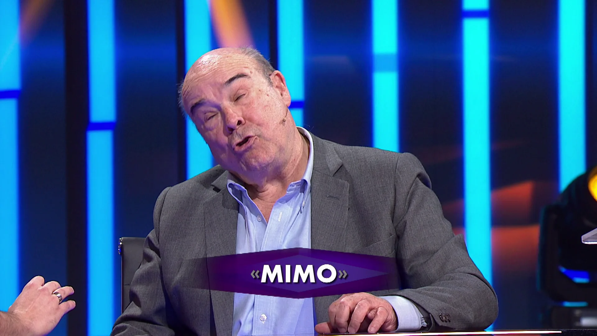 Antonio Resines saca su talento oculto: &iexcl;actor de d&iacute;a, mimo de noche!