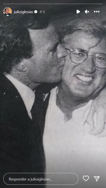Julio Iglesias, muy afectado por la muerte de Pepe Domingo Castaño