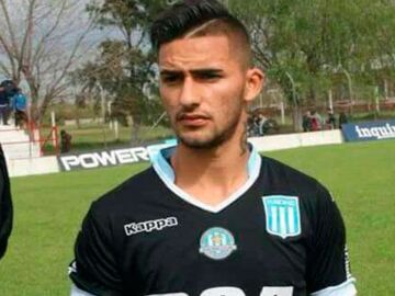  Brian López, exjugador de Racing Club, antes de un partido