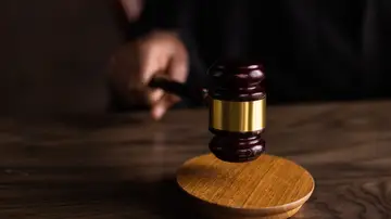 Imagen de archivo del martillo de un juez Imagen de archivo del martillo de un juez