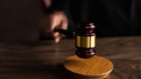 Imagen de archivo del martillo de un juez Imagen de archivo del martillo de un juez