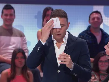 Joaquín suda la gota gorda para presentar Pasapalabra Joaquín suda la gota gorda para presentar Pasapalabra
