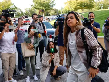 Misa, muy seria a su llegada a la concentración Misa, muy seria a su llegada a la concentración