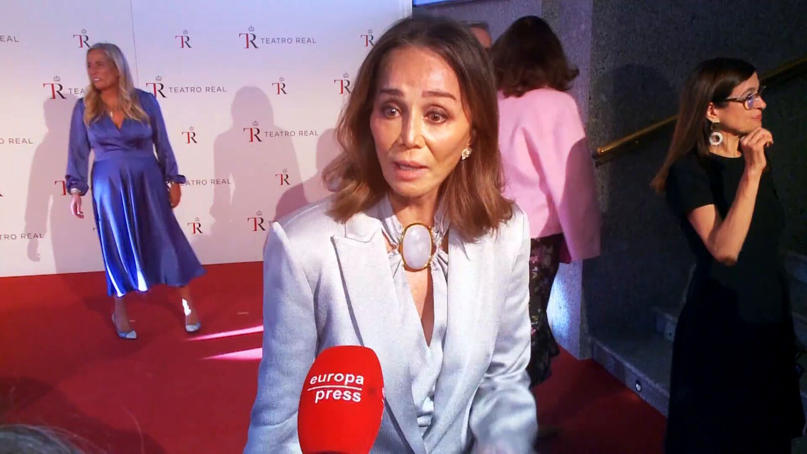 Isabel Preysler responde a los comentarios que la relacionan con Alfonso Díez: 