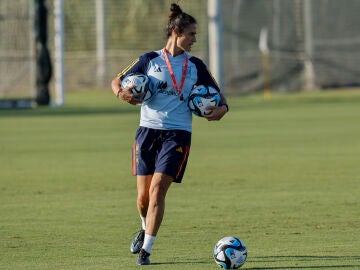 Montse Tomé en un entrenamiento de la Selección Española de Fútbol