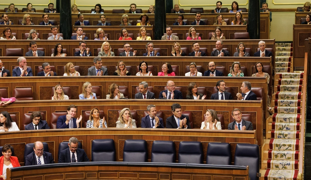 Diputados durante el debate de las lenguas cooficiales en el Congreso