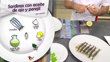 Ingredientes sardinas con aceite de ajo y perejil