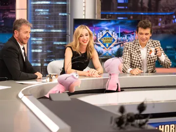 ¡Menudo repaso! Marta Hazas deja a Javier Veiga sin opciones en el juego de las hormigas ¡Menudo repaso! Marta Hazas deja a Javier Veiga sin opciones en el juego de las hormigas