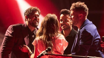 Malú vive el momento más emotivo en La Voz al cantar Aprendiz con los coaches
