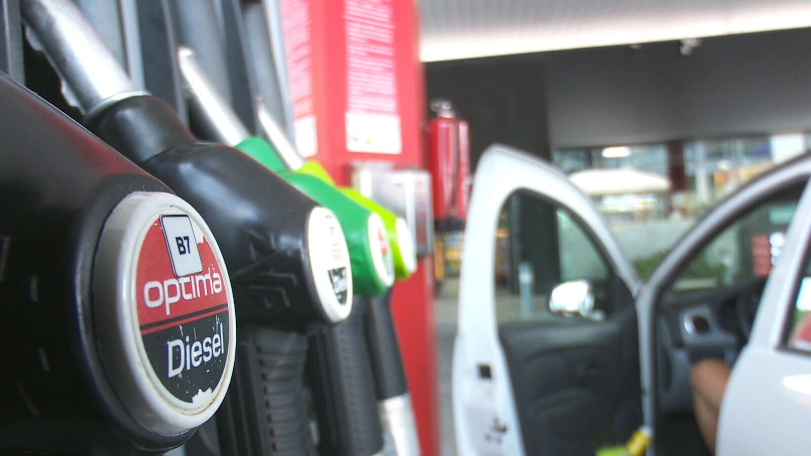 Los precios siguen disparados en los carburantes, los alimentos y la vivienda: 