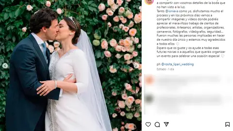 El beso de Tamara Falcó e Íñigo Onieva en su boda El beso de Tamara Falcó e Íñigo Onieva en su boda