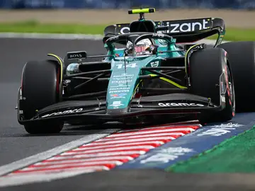 Fernando Alonso conduciendo el Aston Martin en la clasificación del GP de Japón Fernando Alonso conduciendo el Aston Martin en la clasificación del GP de Japón