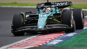 Fernando Alonso conduciendo el Aston Martin en la clasificación del GP de Japón Fernando Alonso conduciendo el Aston Martin en la clasificación del GP de Japón