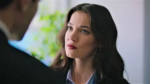 Ilgaz, dolido, le reprocha a Ceylin que no le contase nada sobre la amenaza de muerte: “Ya te has vengado” Ilgaz, dolido, le reprocha a Ceylin que no le contase nada sobre la amenaza de muerte: “Ya te has vengado”