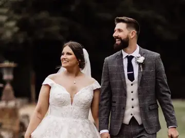 Josh Vickers en una foto con su mujer el día de su boda Josh Vickers en una foto con su mujer el día de su boda