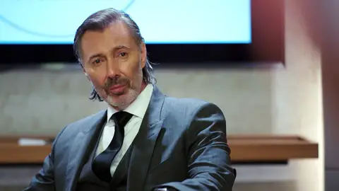 Halit se reencuentra con Nadir y descubre que su enemigo se ha aliado con... ¡Ender! Halit se reencuentra con Nadir y descubre que su enemigo se ha aliado con... ¡Ender!