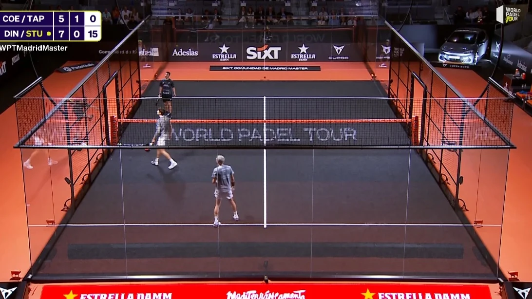 Franco Stupaczuk rescata un remate de Coello en la final de Madrid