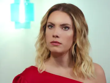 Yildiz le recrimina a Ender que se haya aliado con Nadir: “¿Por qué no me has dicho nada?” Yildiz le recrimina a Ender que se haya aliado con Nadir: “¿Por qué no me has dicho nada?”