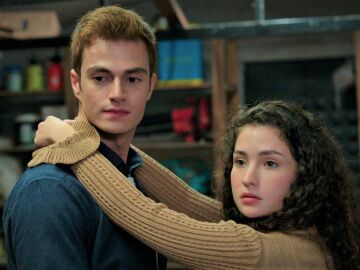 Ayla estropea la cena rom&aacute;ntica entre Aybike y Berk: "Te guste o no te guste. Seguimos juntos"