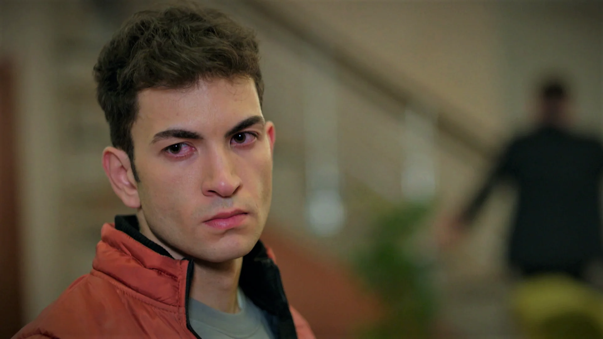 Tolga y Leyla se marchan para siempre de casa de su padre... ¿A dónde irán ahora? Tolga y Leyla se marchan para siempre de casa de su padre... ¿A dónde irán ahora?