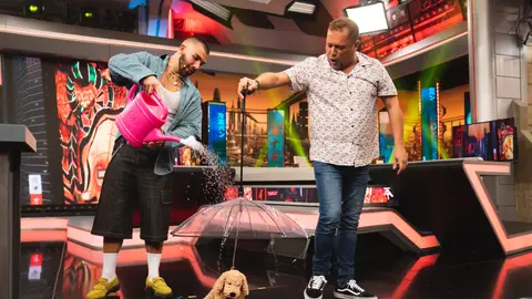 El Monaguillo conquista a Manuel Turizo con el revolucionario paraguas… ¡para mascotas! El Monaguillo conquista a Manuel Turizo con el revolucionario paraguas… ¡para mascotas!