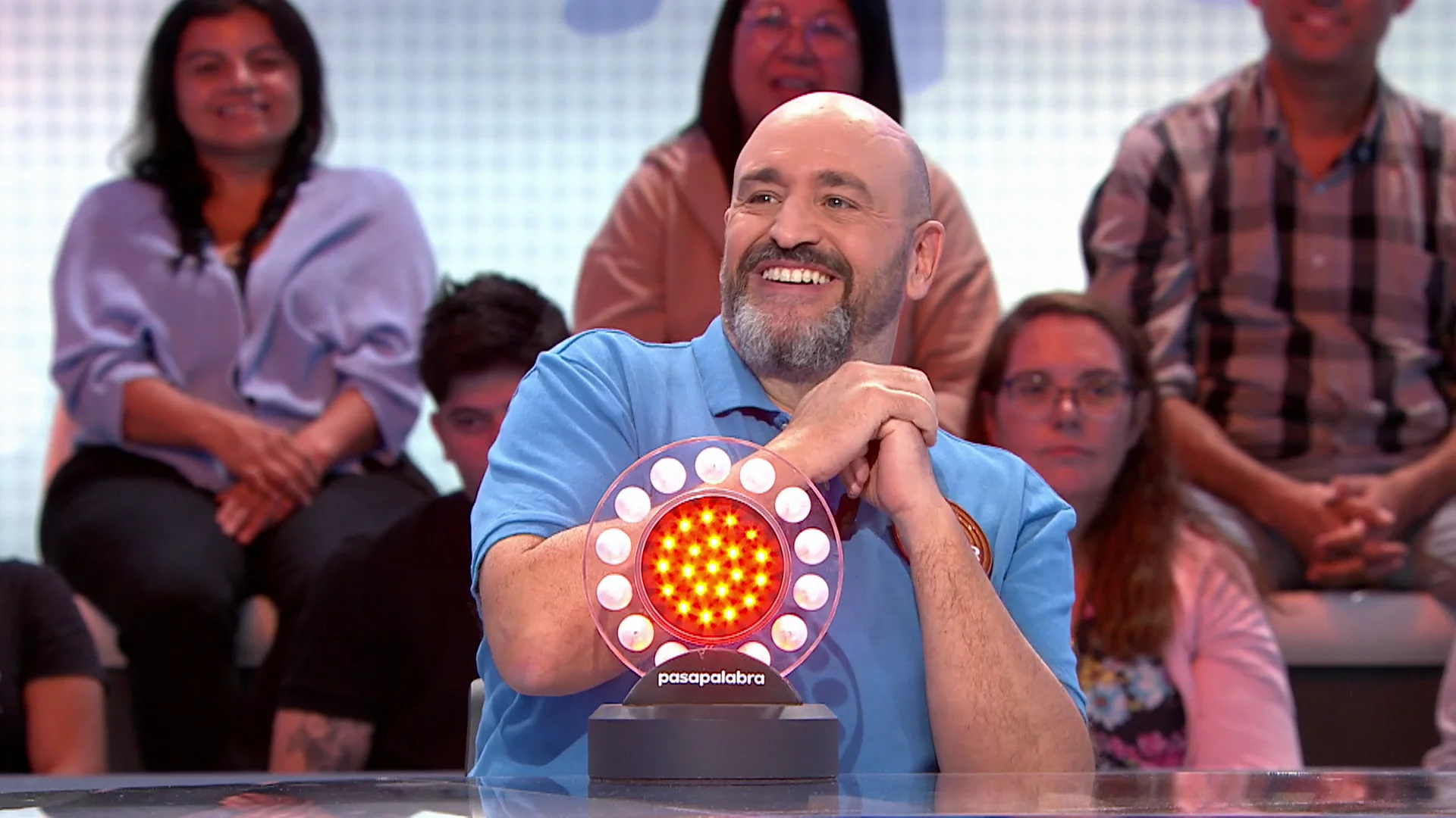 Óscar, tan seguro en La Pista que casi convence a Roberto Leal: “¡Me estás liando!” Óscar, tan seguro en La Pista que casi convence a Roberto Leal: “¡Me estás liando!”