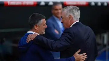 Cordialidad entre García Pimienta y Ancelotti