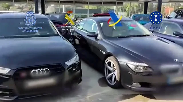 Desmantelan una red criminal internacional por un fraude de IVA de 17 millones de euros en el mercado de coches de alta gama Desmantelan una red criminal internacional por un fraude de IVA de 17 millones de euros en el mercado de coches de alta gama