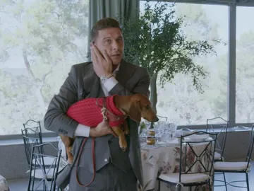 Joaquín se convierte en un experto en protocolo: “¿Dónde se ha visto que la novia llegue antes que el novio?” Joaquín se convierte en un experto en protocolo: “¿Dónde se ha visto que la novia llegue antes que el novio?”