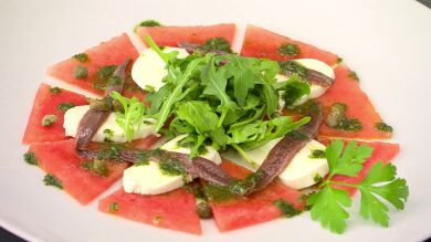 Arguiñano: receta de carpaccio de sandía con mozzarella y anchoas ¡en 5 minutos!