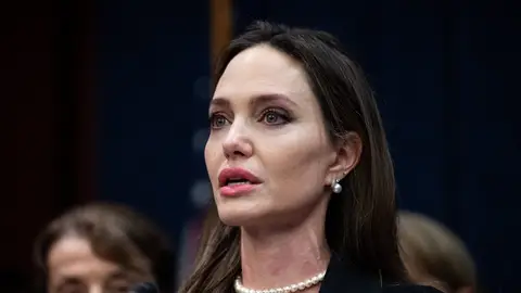 Angelina Jolie en Washington anunciando una Ley sobre violencia contra las mujeres en 2022 Angelina Jolie en Washington anunciando una Ley sobre violencia contra las mujeres en 2022