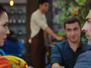 Yiğit obliga a Ender y Kaya a estar juntos: “Quiero que mi padre y mi madre se casen” Yiğit obliga a Ender y Kaya a estar juntos: “Quiero que mi padre y mi madre se casen”
