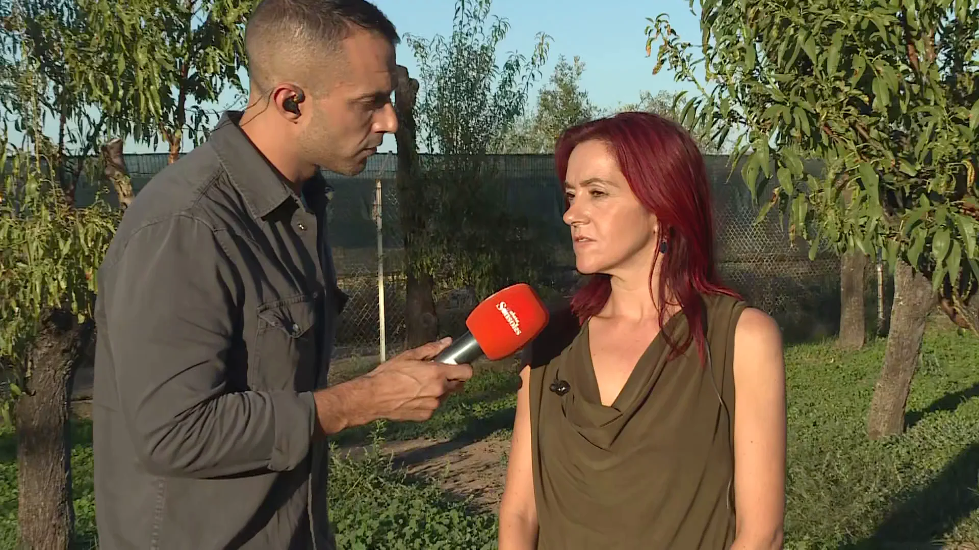 Huyen de su pueblo por el acoso de un vecino: "Arrojaba globos de pis y heces contra nuestra ventana" Huyen de su pueblo por el acoso de un vecino: "Arrojaba globos de pis y heces contra nuestra ventana"