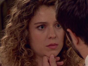 En el próximo capítulo de Amar es para siempre: Román y Lola vuelven a besarse