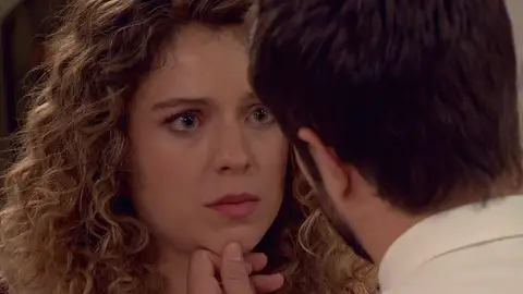 En el próximo capítulo de Amar es para siempre: Román y Lola vuelven a besarse En el próximo capítulo de Amar es para siempre: Román y Lola vuelven a besarse