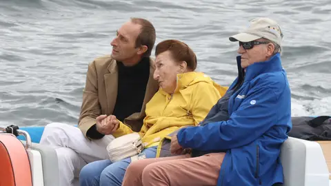 El rey Juan Carlos y su hermana la infanta Margarita El rey Juan Carlos y su hermana la infanta Margarita
