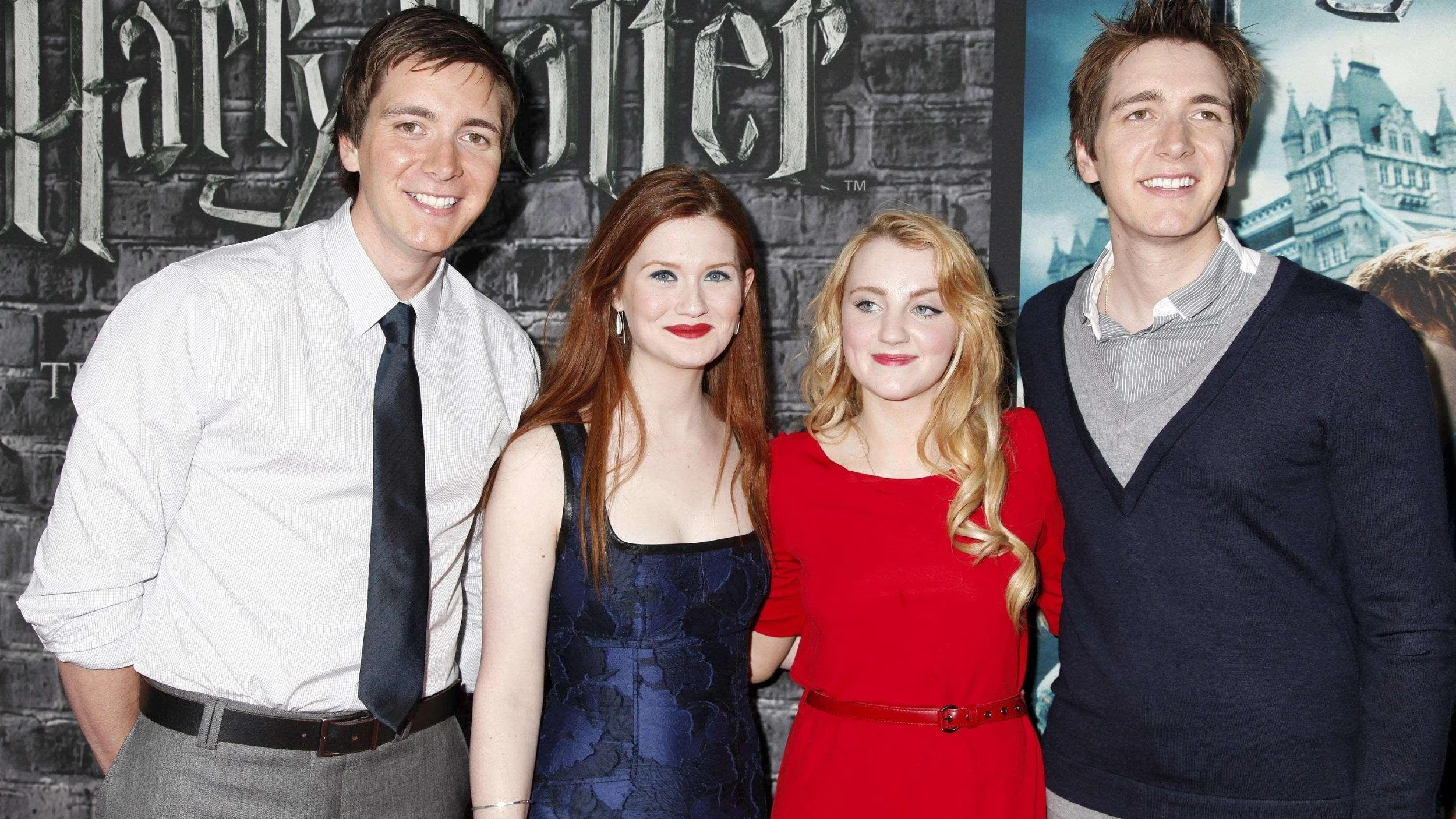 Oliver Phelps, Bonnie Wright, Evanna Lynch, James Phelps, actores de Harry Potter Oliver Phelps, Bonnie Wright, Evanna Lynch, James Phelps, actores de Harry Potter