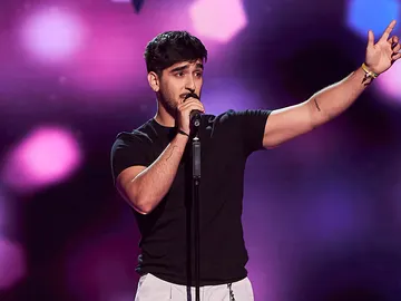 ¡Momentazo! Raúl se echa a llorar al descubrir que Malú se gira en el último segundo ¡Momentazo! Raúl se echa a llorar al descubrir que Malú se gira en el último segundo